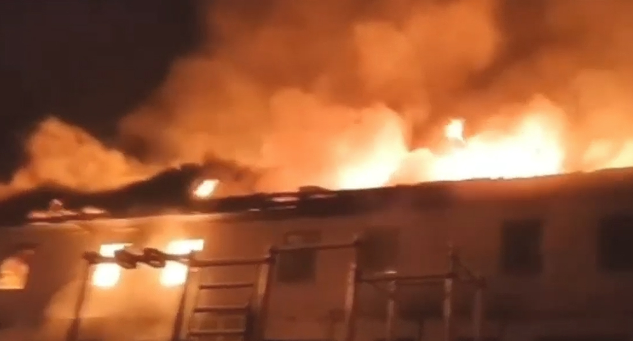 Пожар в школе в селе Хибиятли Цунтинского района Дагестана. Кадр видео 7 Канал https://www.youtube.com/watch?v=by8j2wtAY50 Пожар в школе в селе Хибиятли Цунтинского района Дагестана. Кадр видео 7 Канал https://www.youtube.com/watch?v=by8j2wtAY50