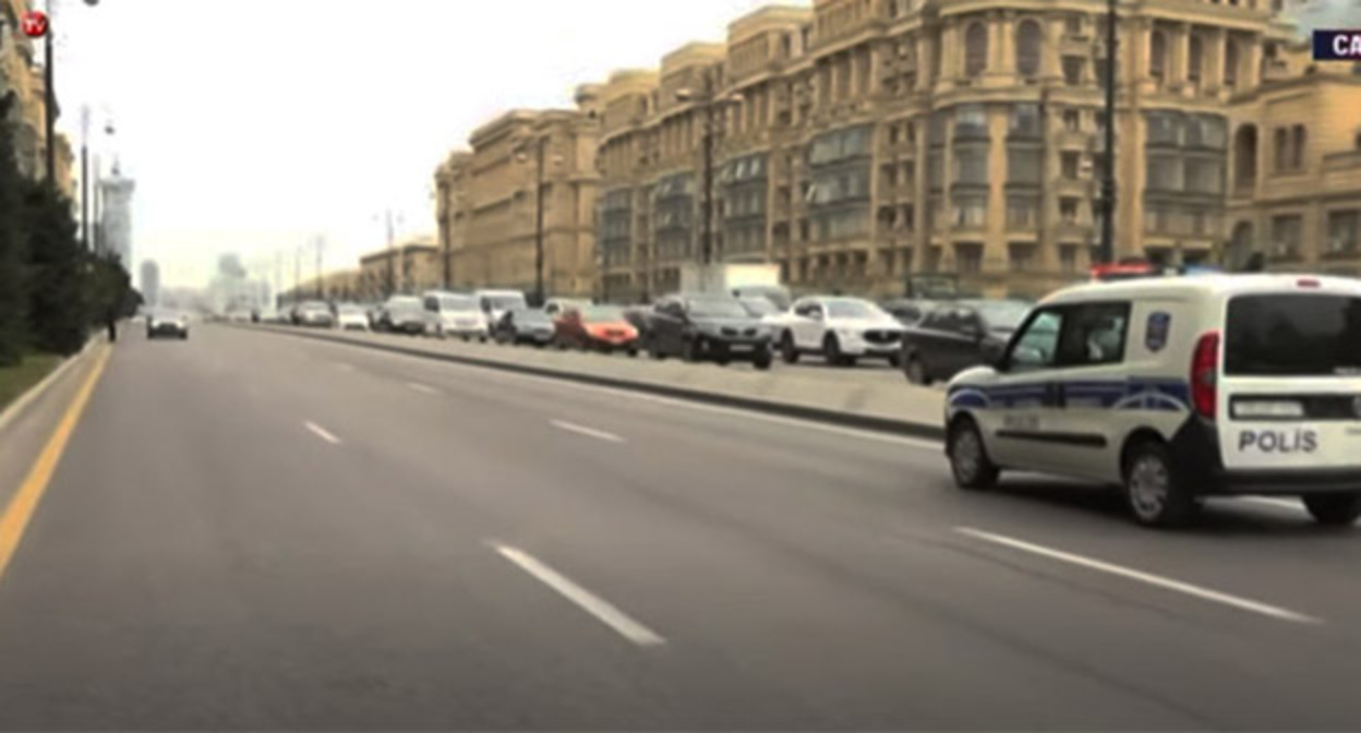 Центральный проспект в Баку 17 февраля 2022 года. Кадр видео Baku TV
https://www.youtube.com/watch?time_continue=301&v=0psRlIMSb9k&feature=emb_logo Центральный проспект в Баку 17 февраля 2022 года. Кадр видео Baku TV
https://www.youtube.com/watch?time_continue=301&v=0psRlIMSb9k&feature=emb_logo