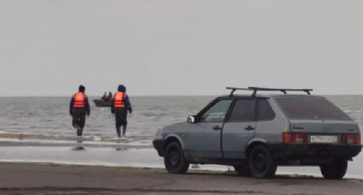 Поиски дагестанского рыбака найдено в Каспийском море. Фото пресс-службы МЧС Поиски дагестанского рыбака найдено в Каспийском море. Фото пресс-службы МЧС