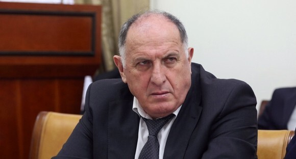 Абдулмуслим Абдулмуслимов. Фото https://riadagestan.ru/news/the_government_of_the/na_zasedanii_pravitelstva_dagestana_rassmotreli_vopros_realizatsii_investproektov_v_sfere_apk/ Абдулмуслим Абдулмуслимов. Фото https://riadagestan.ru/news/the_government_of_the/na_zasedanii_pravitelstva_dagestana_rassmotreli_vopros_realizatsii_investproektov_v_sfere_apk/