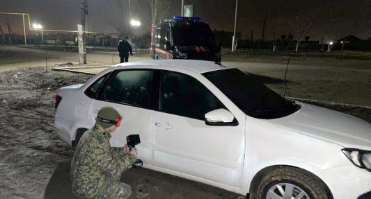 Такси на месте трагедии. Фото пресс-службы СКР по Астрахани https://astr.sledcom.ru/news/item/1659315/ Такси на месте трагедии. Фото пресс-службы СКР по Астрахани https://astr.sledcom.ru/news/item/1659315/