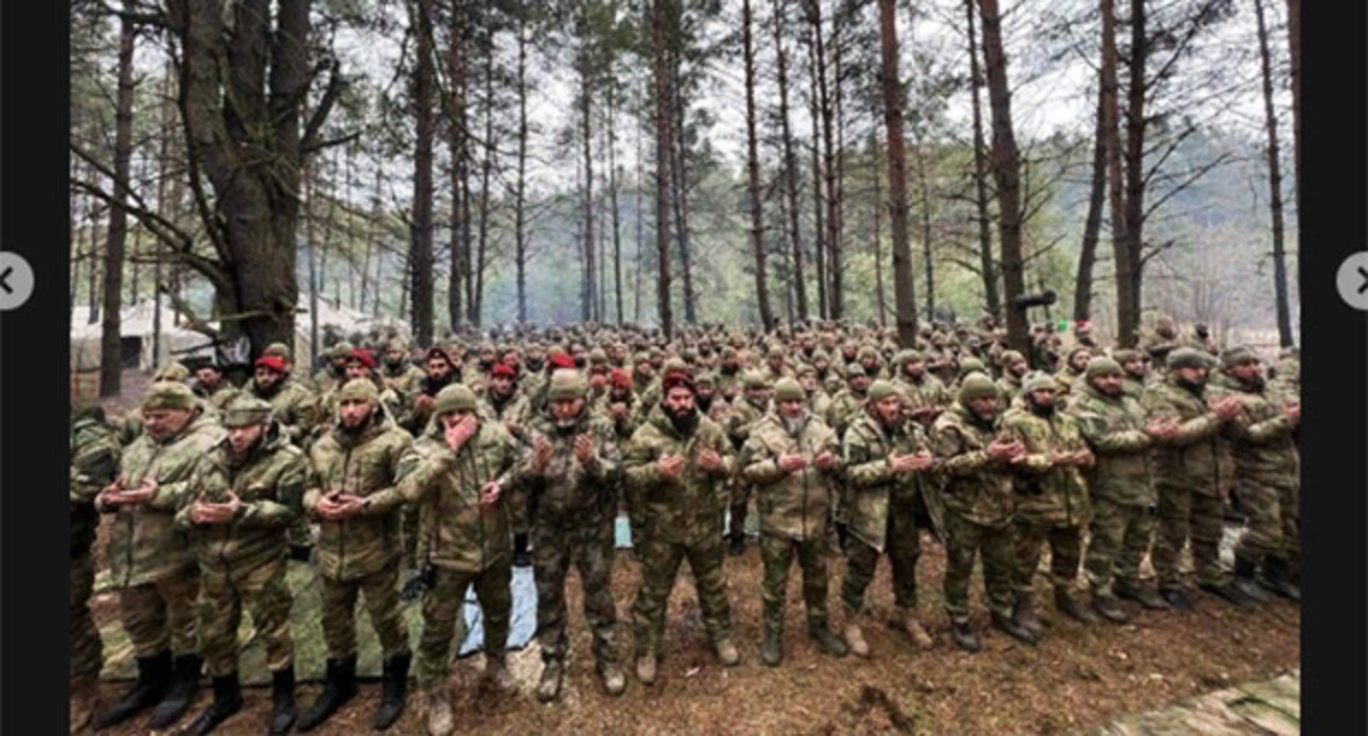 Бойцы чеченской армии. Скриншот видео https://www.instagram.com/stories/ya_pomoshnik_kra_95/2780830246003409492/ Бойцы чеченской армии. Скриншот видео https://www.instagram.com/stories/ya_pomoshnik_kra_95/2780830246003409492/
