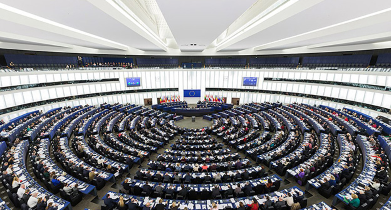 Заседание Европарламента. Фото: Diliff https://ru.wikipedia.org/ Заседание Европарламента. Фото: Diliff https://ru.wikipedia.org/