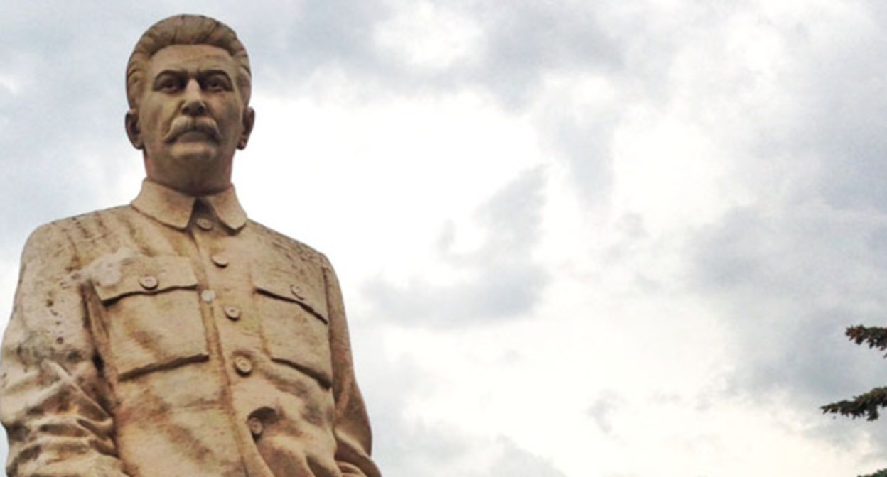 Памятник Сталину возле дома-музея в Гори. Грузия. Фото Ахмеда Альдебирова для "Кавказского узла" Памятник Сталину возле дома-музея в Гори. Грузия. Фото Ахмеда Альдебирова для "Кавказского узла"