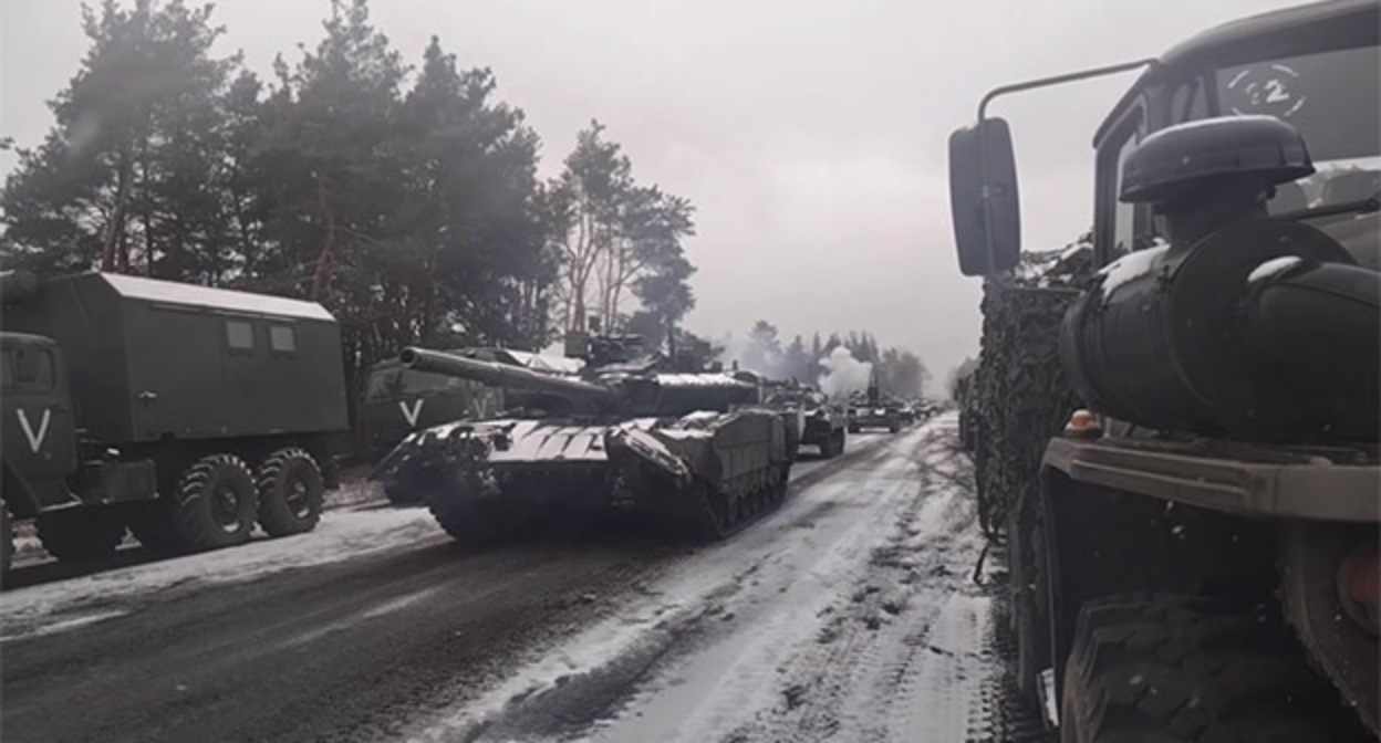 Движение российской колонны танков, БМП и других машин во время спецоперации на Украине. Фото: Mil.ru https://ru.wikipedia.org Движение российской колонны танков, БМП и других машин во время спецоперации на Украине. Фото: Mil.ru https://ru.wikipedia.org