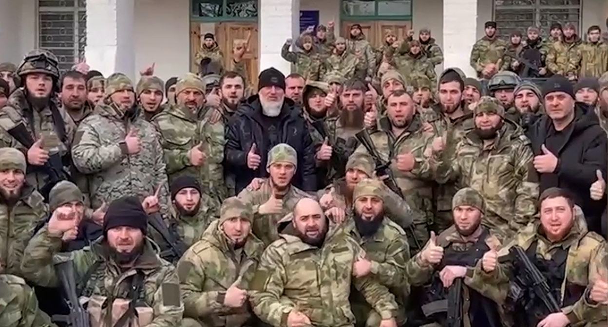 Чеченские росгвардейцы на Украине. Кадр видео канала Рамзана Кадырова https://vk.com/ramzan?z=video279938622_456245007%2Fpl_279938622_-2 Чеченские росгвардейцы на Украине. Кадр видео канала Рамзана Кадырова https://vk.com/ramzan?z=video279938622_456245007%2Fpl_279938622_-2
