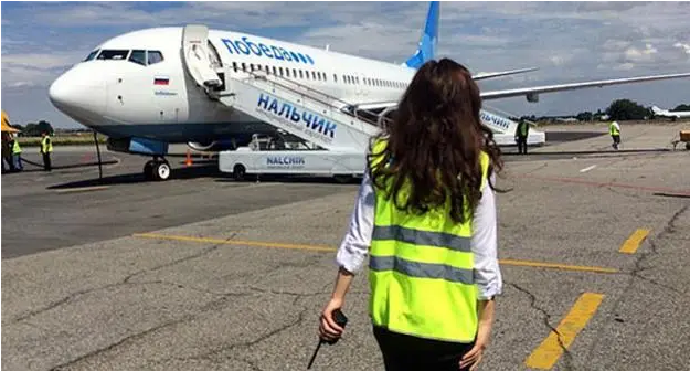 Самолет компании "Победа" в аэропорту Нальчика. Фото http://nalchik-airport.ru/ob-ayeroporte/fotogalereya/ Самолет компании "Победа" в аэропорту Нальчика. Фото http://nalchik-airport.ru/ob-ayeroporte/fotogalereya/