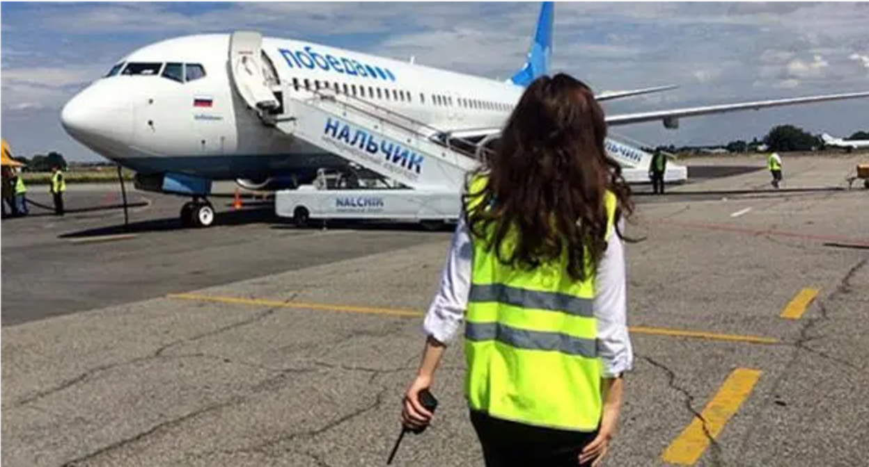 Самолет компании "Победа" в аэропорту Нальчика. Фото http://nalchik-airport.ru/ob-ayeroporte/fotogalereya/ Самолет компании "Победа" в аэропорту Нальчика. Фото http://nalchik-airport.ru/ob-ayeroporte/fotogalereya/