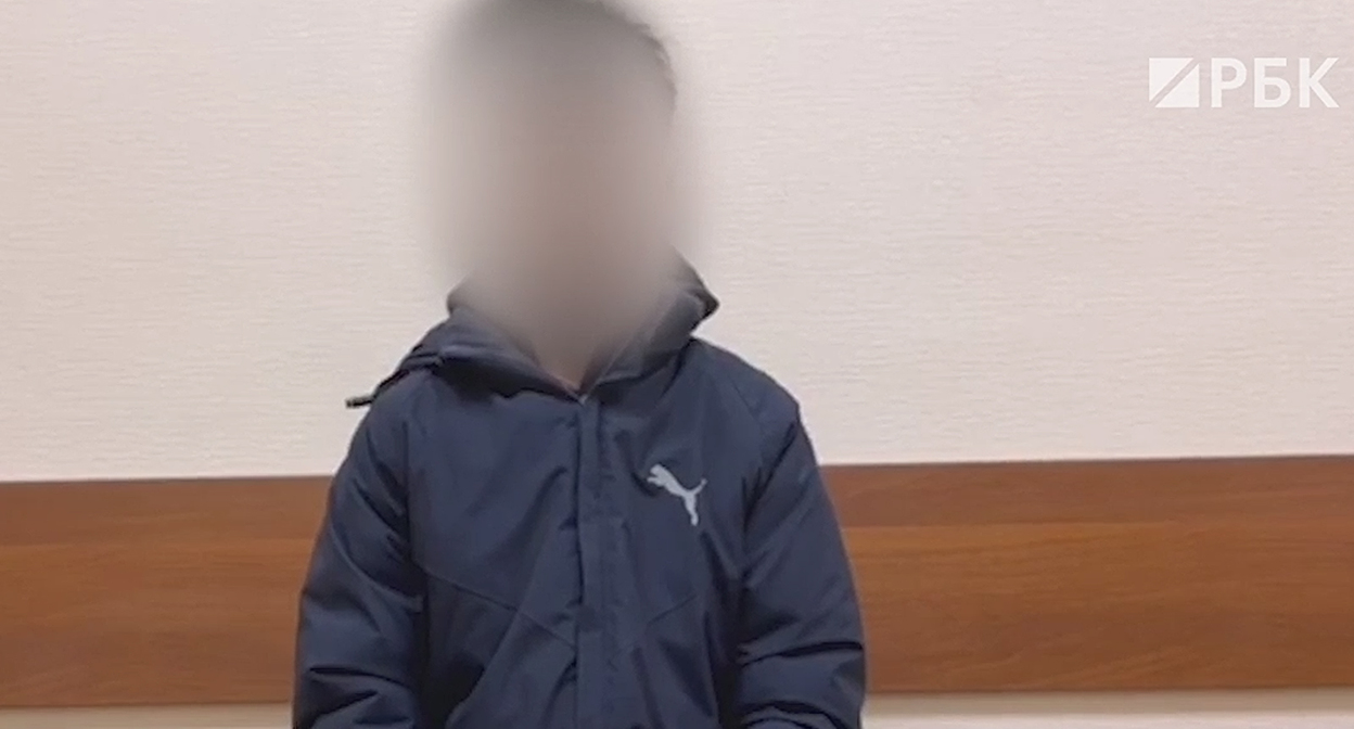 Задержанный в Сочи подросток. Кадр видео пресс-службы ФСБ https://www.rbc.ru/rbcfreenews/623972ec9a7947b0efb19cfe Задержанный в Сочи подросток. Кадр видео пресс-службы ФСБ https://www.rbc.ru/rbcfreenews/623972ec9a7947b0efb19cfe