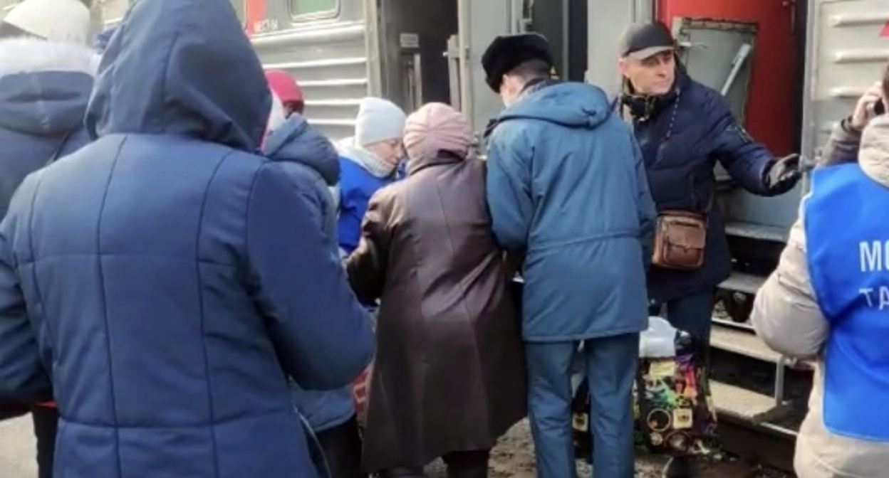 Состав с беженцами отправляется во Владимирскую область. Фото пресс-службы МЧС Ростовской области Состав с беженцами отправляется во Владимирскую область. Фото пресс-службы МЧС Ростовской области