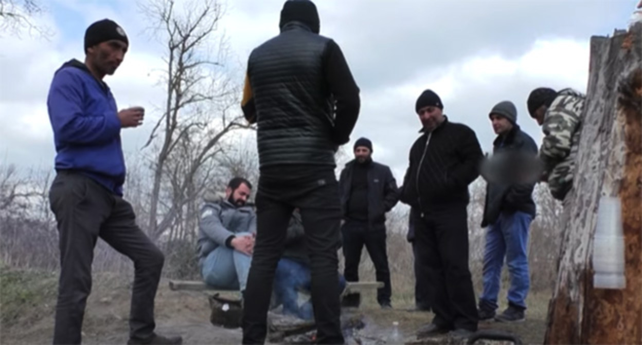 Граждане Азербайджана в дагестанском лагере. Скриншот видео "Кавказского узла" https://www.youtube.com/watch?v=ZyINv-oWgK8