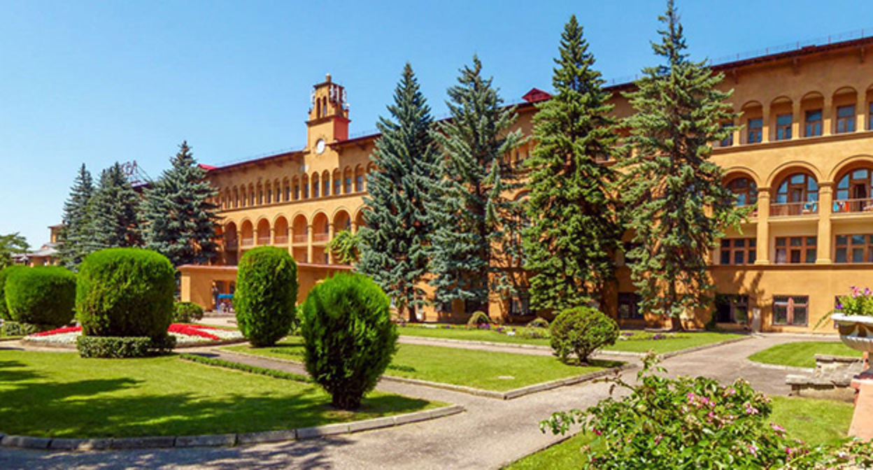 Санаторий "Москва" в Кисловодске. Фото: https://moskva-kislovodsk.su/ Санаторий "Москва" в Кисловодске. Фото: https://moskva-kislovodsk.su/