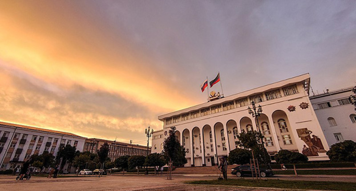 Администрация Дагестана. Фото: Suleymannabiev -https://ru.wikipedia.org Администрация Дагестана. Фото: Suleymannabiev -https://ru.wikipedia.org
