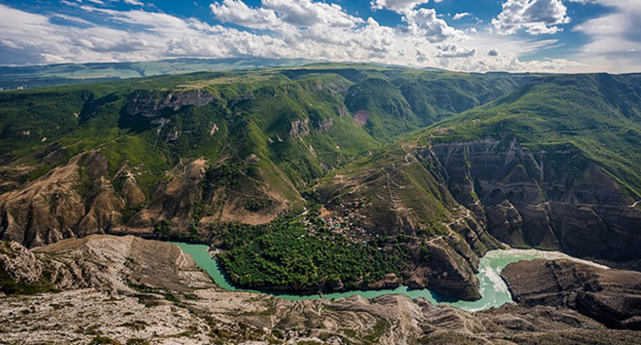 Сулакский каньон. Фото: Соболев Александр https://ru.wikipedia.org Сулакский каньон. Фото: Соболев Александр https://ru.wikipedia.org