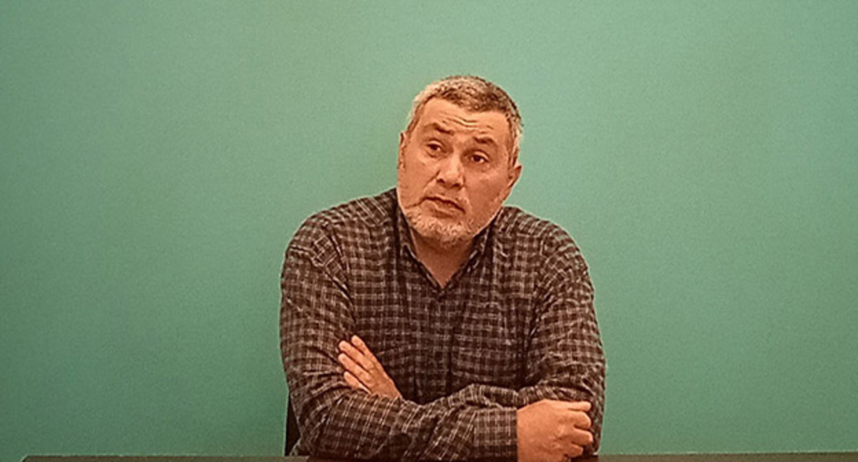 Эдуард Атаев. Стопкадр из видео «Кавказского узла» «Штаб Навального появился в Дагестане вопреки угрозам» https://www.kavkaz-uzel.eu/videos/6658 Эдуард Атаев. Стопкадр из видео «Кавказского узла» «Штаб Навального появился в Дагестане вопреки угрозам» https://www.kavkaz-uzel.eu/videos/6658