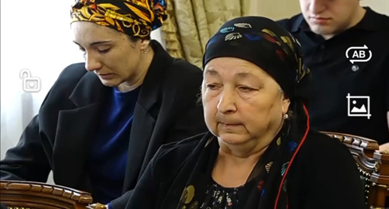Родственники погибших на Украине. Скриншот видео https://t.me/Kokov_Kazbek/211 Родственники погибших на Украине. Скриншот видео https://t.me/Kokov_Kazbek/211