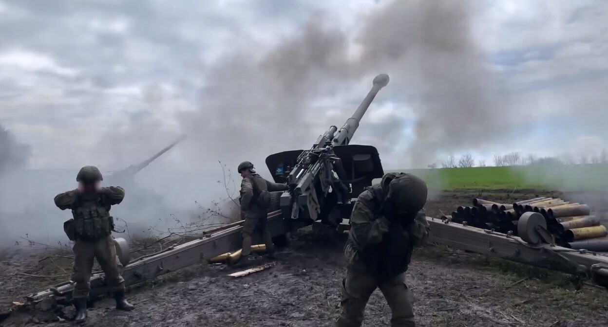 Российские военнослужащие на Украине. Стоп-кадр из видео в Telegram-канале Минобороны России https://t.me/mod_russia/14879 Российские военнослужащие на Украине. Стоп-кадр из видео в Telegram-канале Минобороны России https://t.me/mod_russia/14879