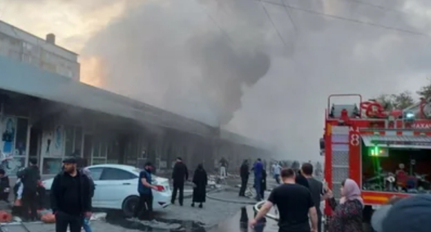 Пожар на рынке в Махачкале, фото: пресс-служба МЧС по Дагестану Пожар на рынке в Махачкале, фото: пресс-служба МЧС по Дагестану