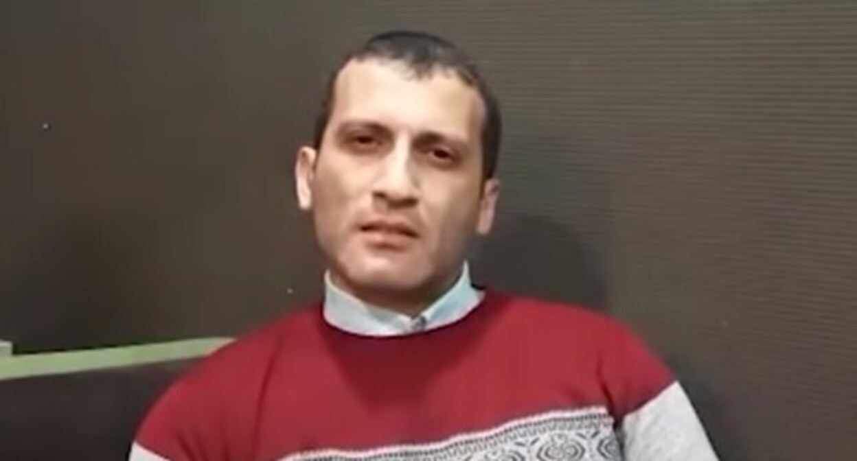 Эльчин Мамед. Стоп-кадр из видео Youtube-канала Kanal13. https://www.youtube.com/watch?v=PmH31Q8uTdQ Эльчин Мамед. Стоп-кадр из видео Youtube-канала Kanal13. https://www.youtube.com/watch?v=PmH31Q8uTdQ