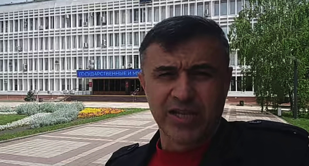 схабали Алибеков. Скриншот видео https://www.youtube.com/watch?v=ZEXV7hJLxyV&t=307s схабали Алибеков. Скриншот видео https://www.youtube.com/watch?v=ZEXV7hJLxyV&t=307s