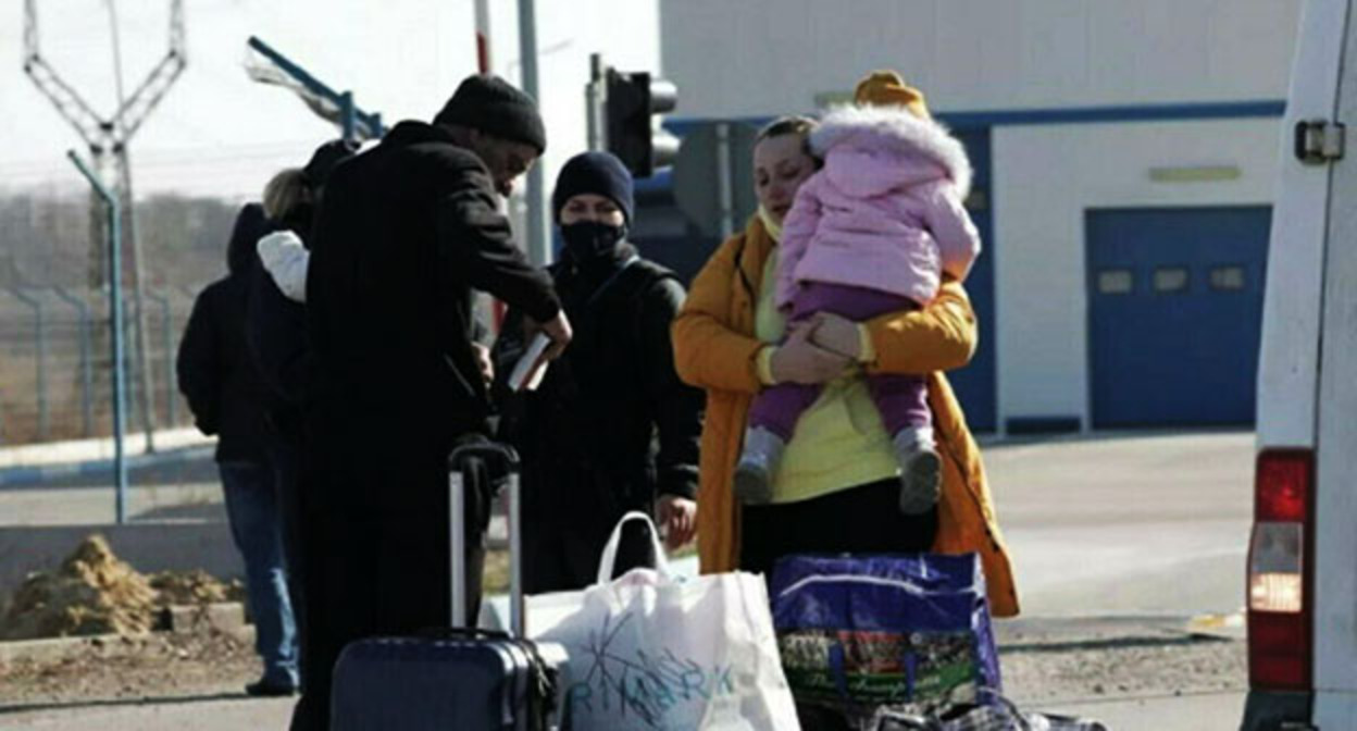 Беженцы с Украины. Фото: https://media.1istochnik.ru/ https://siktivkar.bezformata.com/listnews/komi-primet-530-bezhentcev/103381643/. Беженцы с Украины. Фото: https://media.1istochnik.ru/ https://siktivkar.bezformata.com/listnews/komi-primet-530-bezhentcev/103381643/.