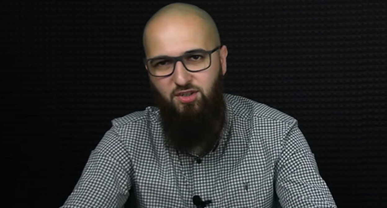 Батраз Сидамон, стоп-кадр видео канала Rajdian https://www.youtube.com/watch?v=trxwlWOw_Mc Батраз Сидамон, стоп-кадр видео канала Rajdian https://www.youtube.com/watch?v=trxwlWOw_Mc