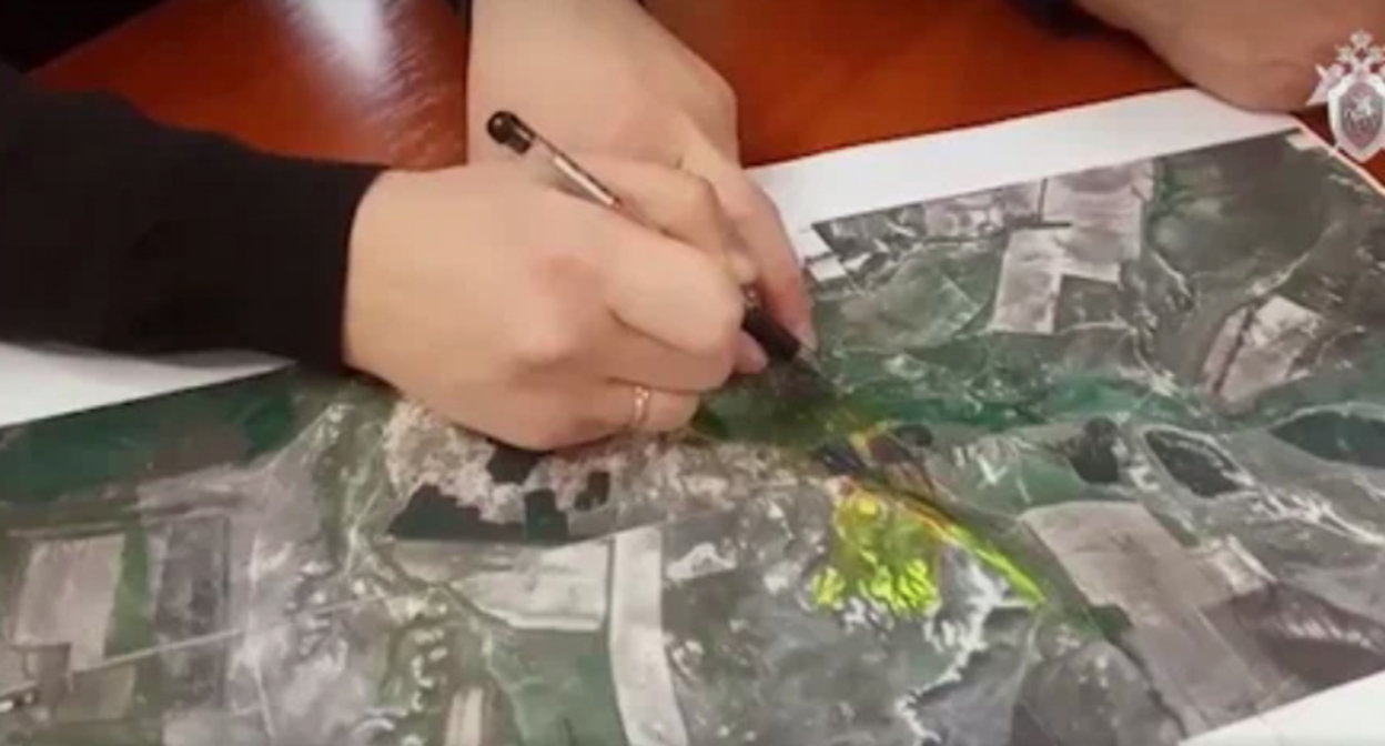 Разработка плана поисков мальчика. Фото: СУ СКР по Волгоградской области
Разработка плана поисков мальчика. Фото: СУ СКР по Волгоградской области