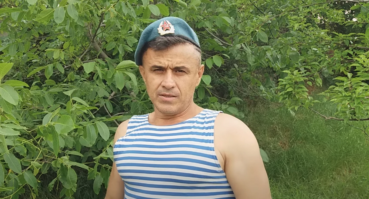 Асхабали Алибеков. стоп-кадр видео канала "Дикий десантник" https://www.youtube.com/watch?v=pgXra9fVrsI Асхабали Алибеков. стоп-кадр видео канала "Дикий десантник" https://www.youtube.com/watch?v=pgXra9fVrsI