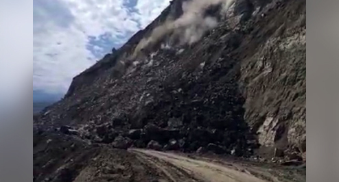 Дорога к селам Ахвахского района перекрыта после камнепада. Фото https://t.me/mintransRD/269 Дорога к селам Ахвахского района перекрыта после камнепада. Фото https://t.me/mintransRD/269