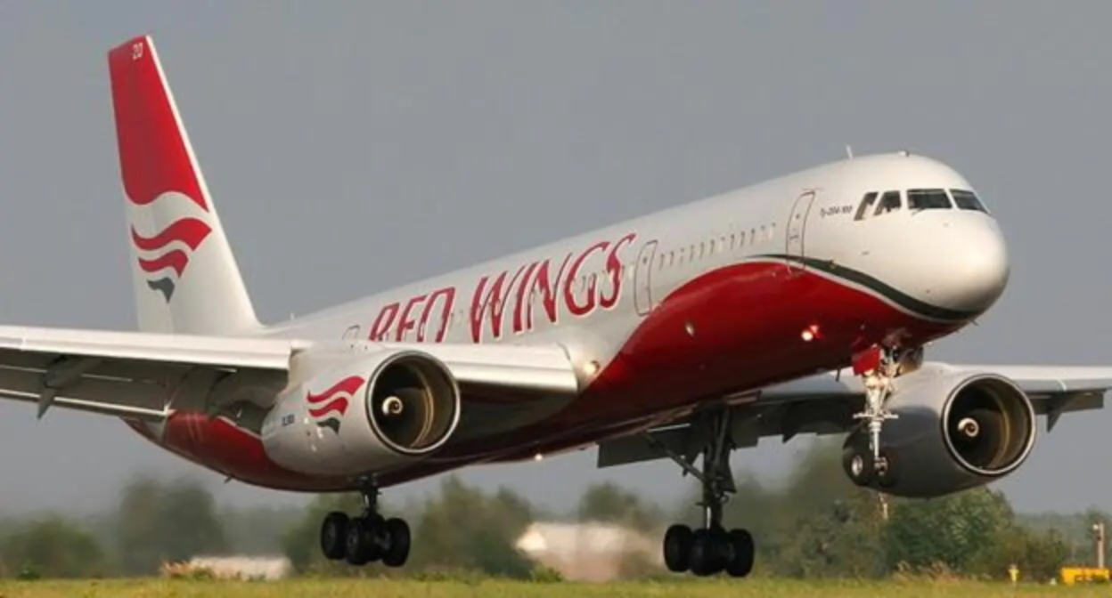 Ту-204 авиакомпании Red Wings. Фото https://ru.wikipedia.org/wiki/Файл%3ARed_Wings_Airlines_Tupolev_Tu-204-100.jpg Ту-204 авиакомпании Red Wings. Фото https://ru.wikipedia.org/wiki/Файл%3ARed_Wings_Airlines_Tupolev_Tu-204-100.jpg