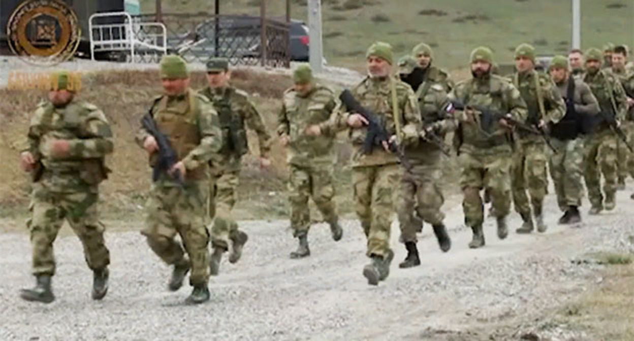 Военнослужащие из Чечни. Скриншот видео ttps://www.rbc.ru/politics/04/04/2022/624b08579a7947fc45b8e735 Военнослужащие из Чечни. Скриншот видео ttps://www.rbc.ru/politics/04/04/2022/624b08579a7947fc45b8e735