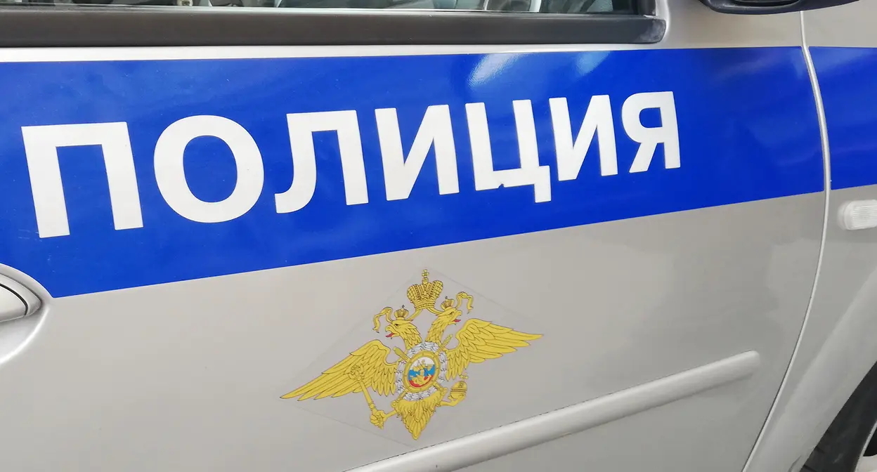 Надпись на автомобили полиции. Фото Нины Тумановой для "Кавказского узла" Надпись на автомобили полиции. Фото Нины Тумановой для "Кавказского узла"