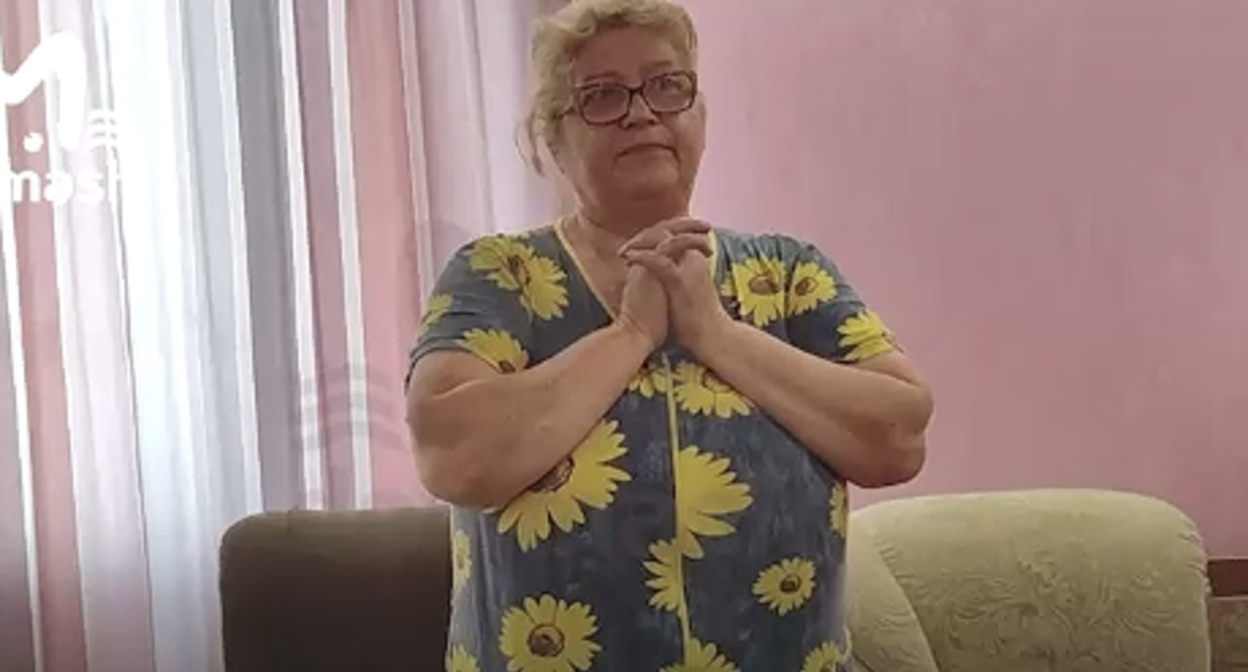 Мария Каменская во время обыска. Кадр видео https://t.me/don_mash/2324 Мария Каменская во время обыска. Кадр видео https://t.me/don_mash/2324