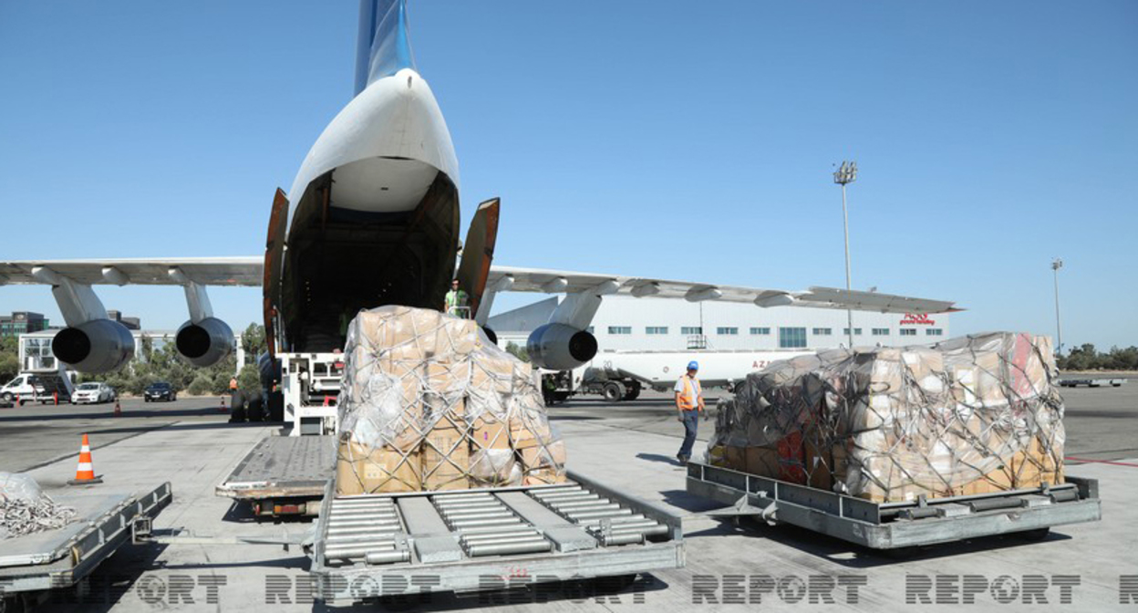 Погрузка гуманитарной помощи для Украины. Фото REPORT AZ https://report.az/xarici-siyaset/sumqayit-ukraynaya-humanitar-yardim-gonderir/ Погрузка гуманитарной помощи для Украины. Фото REPORT AZ https://report.az/xarici-siyaset/sumqayit-ukraynaya-humanitar-yardim-gonderir/