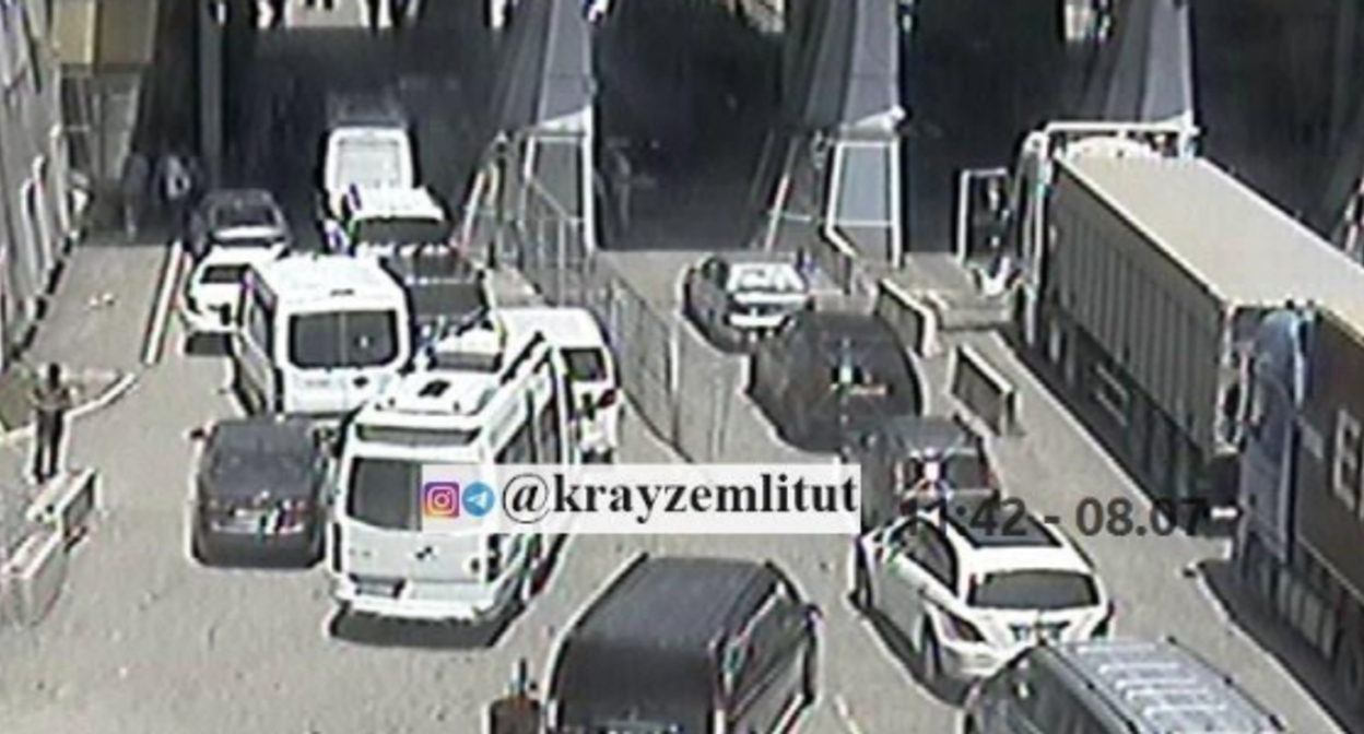 КПП "Верхний Ларс". Кадр видео: Веб-камера на КПП "Верхний Ларс"
https://kray-zemli.com/24-verhnij-lars.html КПП "Верхний Ларс". Кадр видео: Веб-камера на КПП "Верхний Ларс"
https://kray-zemli.com/24-verhnij-lars.html