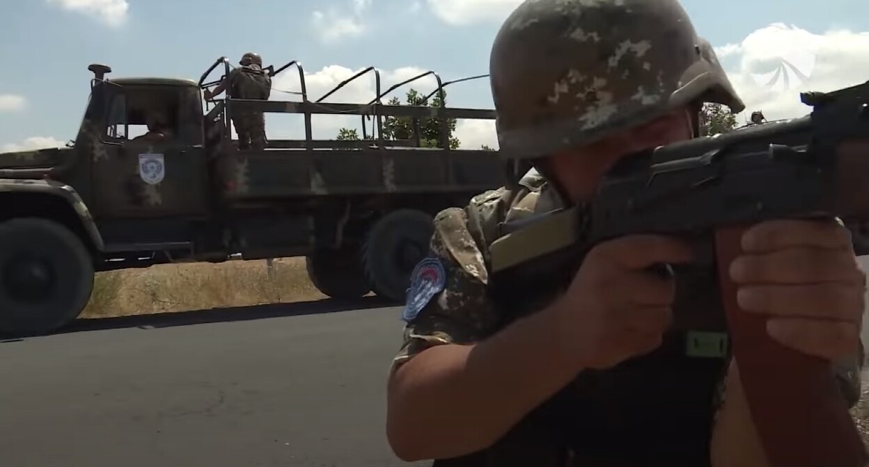 Военнослужащие Минобороны Армении на учениях. Стопкадр из видео https://www.youtube.com/watch?v=r_rLtLPmGnQ&t=1495s Военнослужащие Минобороны Армении на учениях. Стопкадр из видео https://www.youtube.com/watch?v=r_rLtLPmGnQ&t=1495s