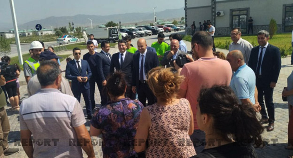 Семьи вынужденных переселенцев вернулись из Азербайджана в Карабах. Фото: https://report.az/ Семьи вынужденных переселенцев вернулись из Азербайджана в Карабах. Фото: https://report.az/