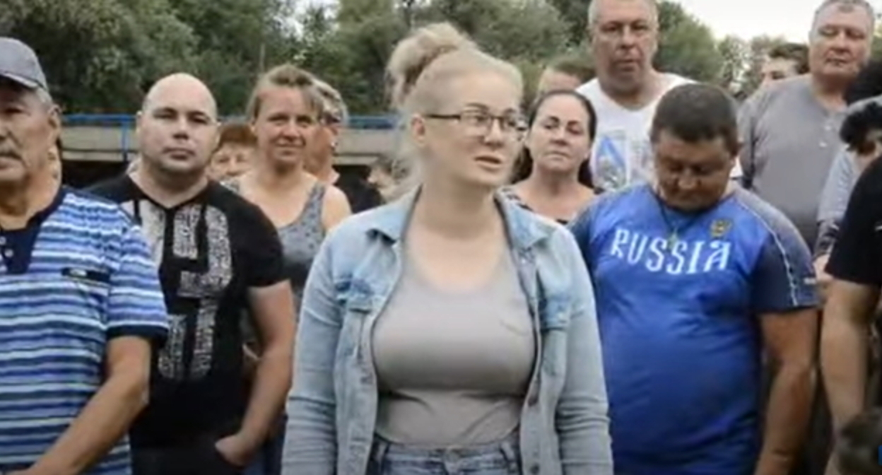 Жители Сасыколи, стоп кадр видео YouTube-канале "Блокнот Астрахань" https://www.youtube.com/watch?v=YGDy5RoP130 Жители Сасыколи, стоп кадр видео YouTube-канале "Блокнот Астрахань" https://www.youtube.com/watch?v=YGDy5RoP130