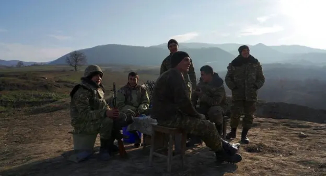 Военнослужащие армии Армении, фото: близ села Тагавард в районе Нагорного Карабаха, 11 января 2021 года. Артем Микрюков, News.am Военнослужащие армии Армении, фото: близ села Тагавард в районе Нагорного Карабаха, 11 января 2021 года. Артем Микрюков, News.am