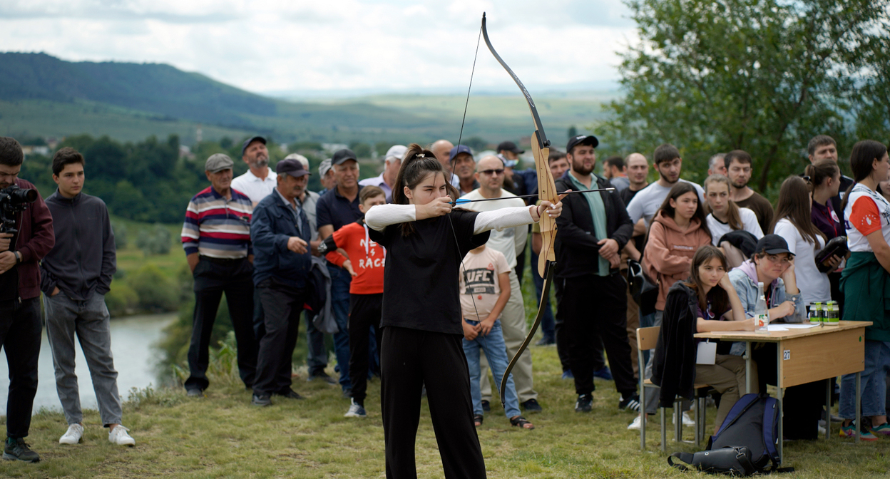Соревнования на абазинских играх. Фото: https://www.abaza.org/druzhba-sport-i-krasota-vii-igry-naroda-abaza-sostoyalis-v-karachaevo-cherkesii Соревнования на абазинских играх. Фото: https://www.abaza.org/druzhba-sport-i-krasota-vii-igry-naroda-abaza-sostoyalis-v-karachaevo-cherkesii