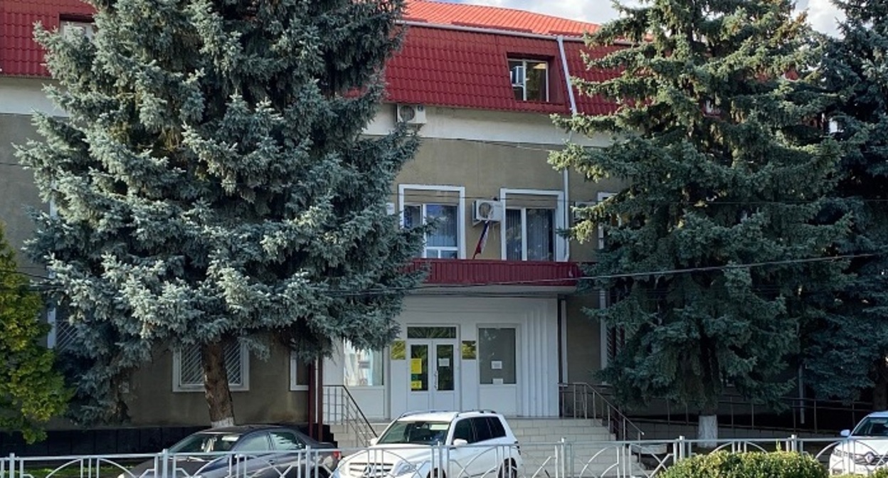 Здание Шпаковского райсуда Ставропольского края. Фото: пресс-служба суда http://files.sudrf.ru/2061/user/55.jpg Здание Шпаковского райсуда Ставропольского края. Фото: пресс-служба суда http://files.sudrf.ru/2061/user/55.jpg
