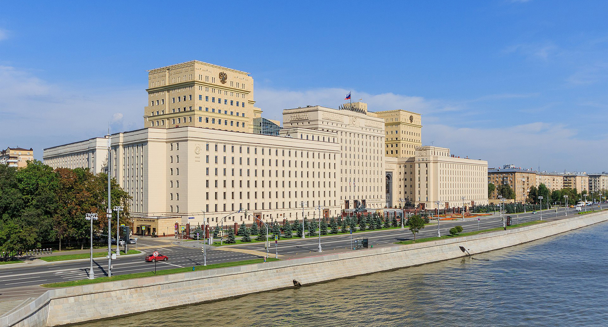 Здание Минобороны России. Фото A.Savin https://ru.wikipedia.org/wiki/Министерство_обороны_Российской_Федерации Здание Минобороны России. Фото A.Savin https://ru.wikipedia.org/wiki/Министерство_обороны_Российской_Федерации