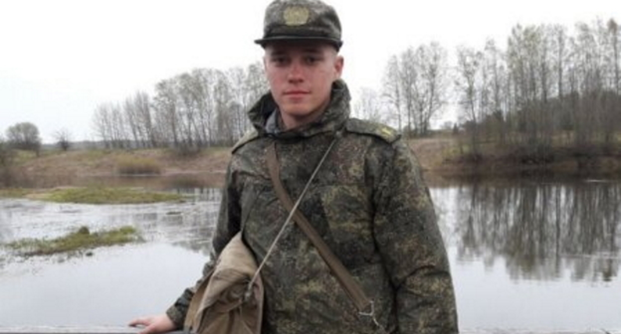 Андрей Граков, фото Ларисы Плехановой, https://battime.ru/v-batajske-pohoronjat-pogibshego-v-ukraine-kontraktnika.html Андрей Граков, фото Ларисы Плехановой, https://battime.ru/v-batajske-pohoronjat-pogibshego-v-ukraine-kontraktnika.html