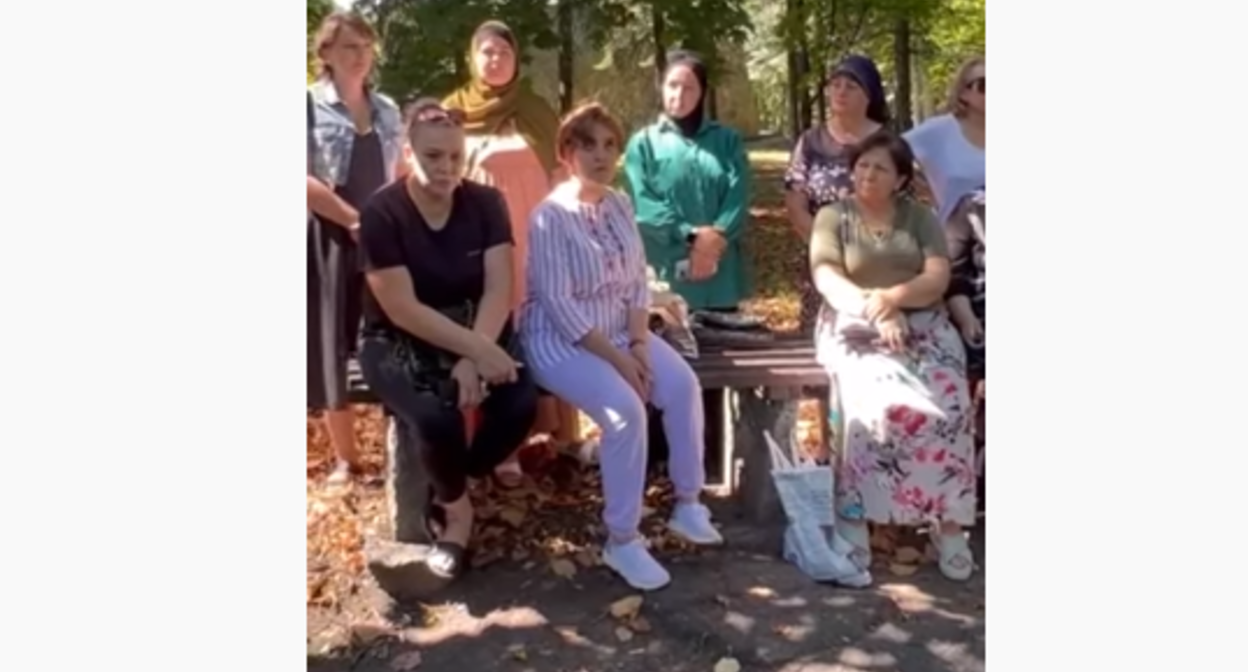 Стоп-кадр видеообращения онкобольных в Нальчике. https://www.youtube.com/watch?v=flcmMFgKpTQ Стоп-кадр видеообращения онкобольных в Нальчике. https://www.youtube.com/watch?v=flcmMFgKpTQ