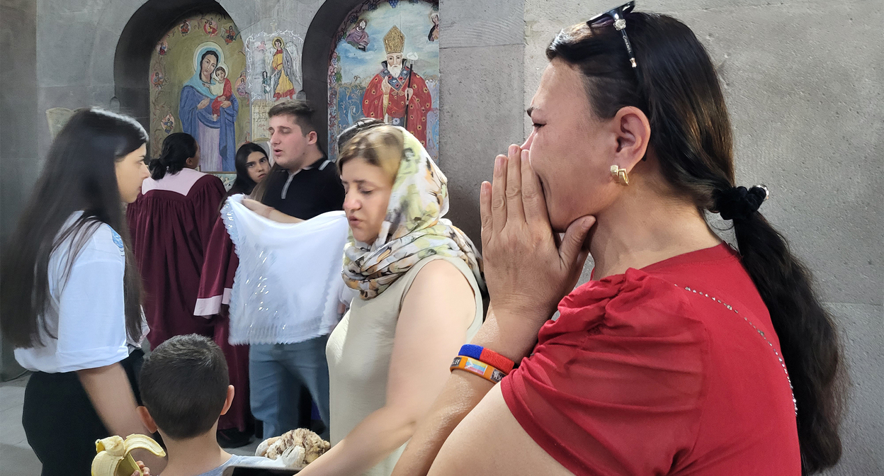 Жители Бердзора готовятся покинуть свои дома, так как 25 августа Бердзорский коридор переходит под контроль Азербайджана. Кашатагский район Нагорного Карабаха. 18 августа 2022 год. Фото Алвард Григорян для "Кавказского узла" Жители Бердзора готовятся покинуть свои дома, так как 25 августа Бердзорский коридор переходит под контроль Азербайджана. Кашатагский район Нагорного Карабаха. 18 августа 2022 год. Фото Алвард Григорян для "Кавказского узла"