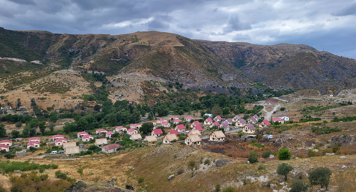Поселок Ахавно в Бердзорском (Лачинском) коридоре. Фото Алвард Григорян для "Кавказского узла" Поселок Ахавно в Бердзорском (Лачинском) коридоре. Фото Алвард Григорян для "Кавказского узла"