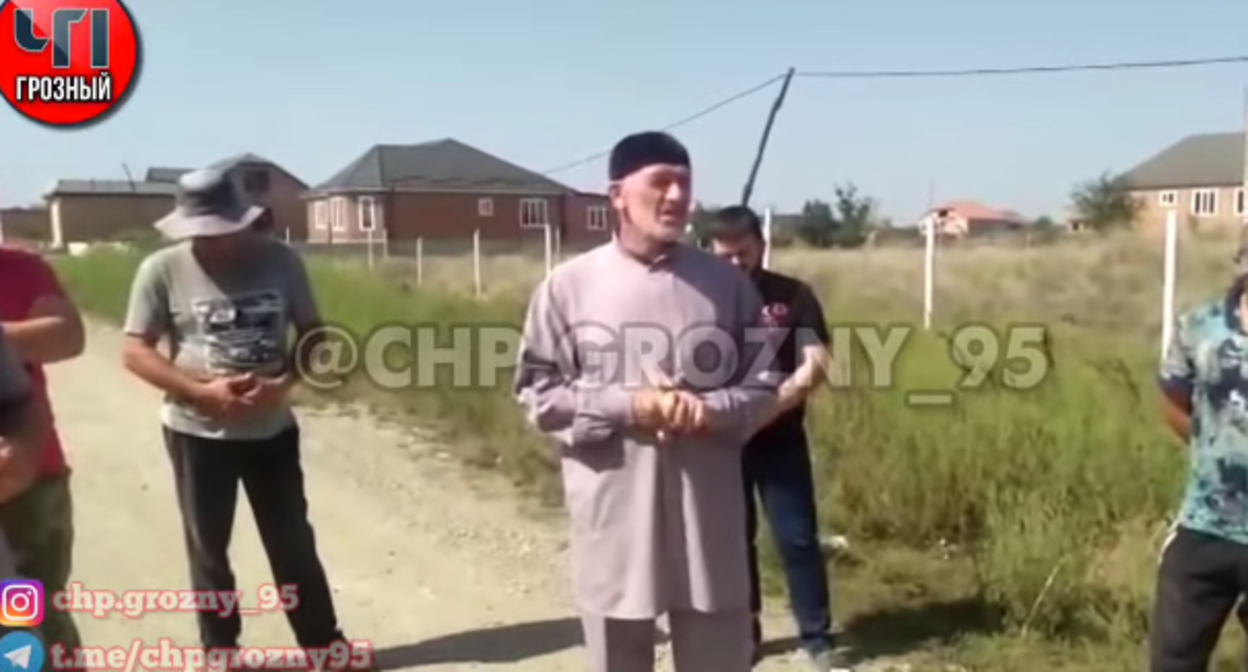 Обращение жителей села Гикало. Кадр видео канала ЧП Грозный https://www.instagram.com/p/ChnPW9FMWml/* Обращение жителей села Гикало. Кадр видео канала ЧП Грозный https://www.instagram.com/p/ChnPW9FMWml/*