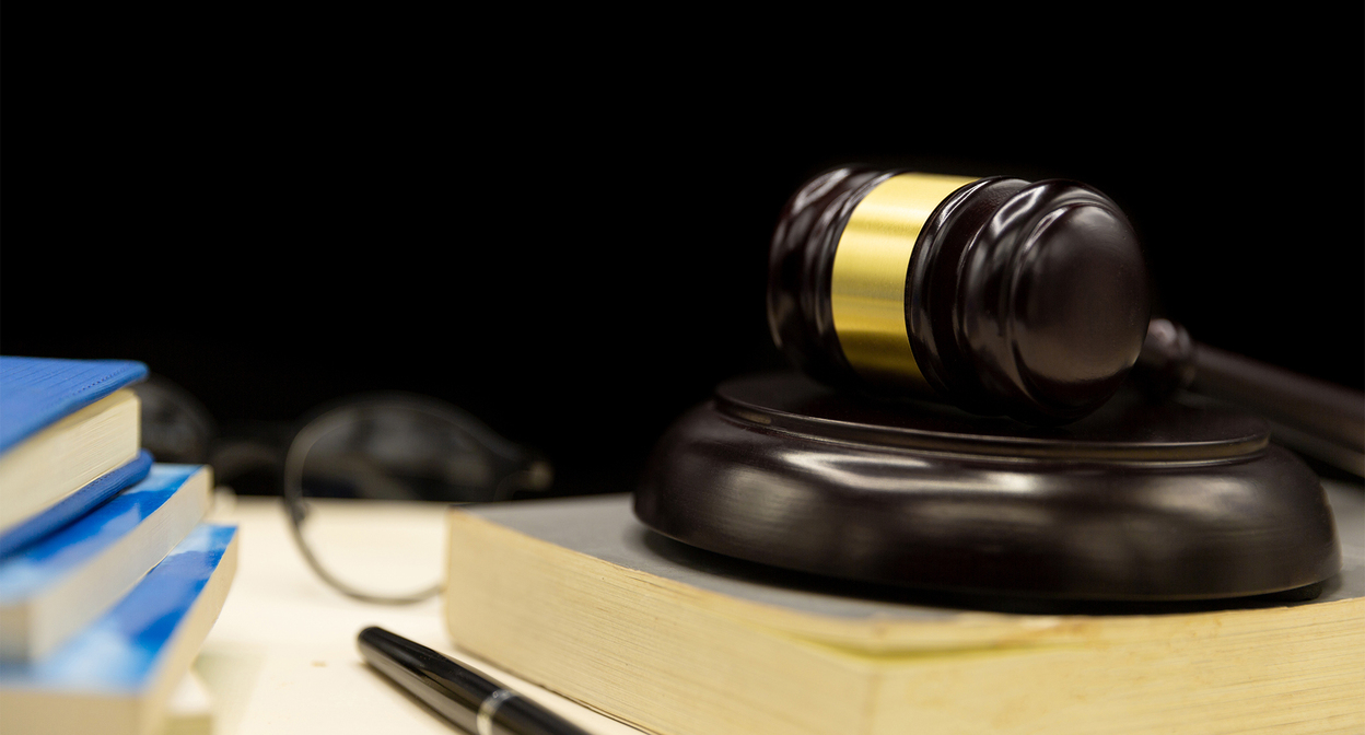 Молоток судьи. Фото https://ru.freepik.com/free-photo/judges-gavel-on-book-and-wooden-table-law-and-justice-concept-background_4351460.htm#query=суд&from_query=cel&position=0&from_view=search Молоток судьи. Фото https://ru.freepik.com/free-photo/judges-gavel-on-book-and-wooden-table-law-and-justice-concept-background_4351460.htm#query=суд&from_query=cel&position=0&from_view=search