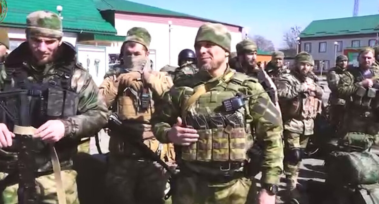 Бойцы из Чечни перед отправкой на Украину. Фото: https://www.grozny-inform.ru/ Бойцы из Чечни перед отправкой на Украину. Фото: https://www.grozny-inform.ru/