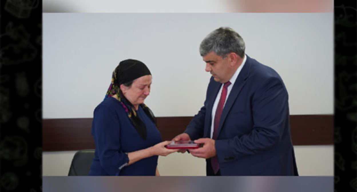 Награждение родственников погибших. Скриншот https://t.me/Kokov_Kazbek/897 Награждение родственников погибших. Скриншот https://t.me/Kokov_Kazbek/897